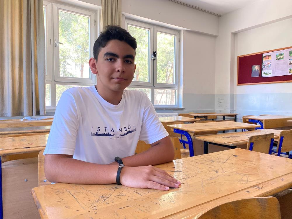 Depremde sağ kurtuldu, LGS birincisi oldu