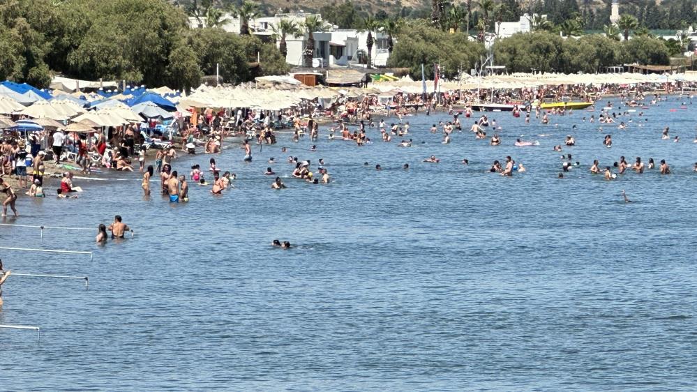 Vatandaşlar sahillere akın ettiler Vatandaşlar sahillere akın ettiler
