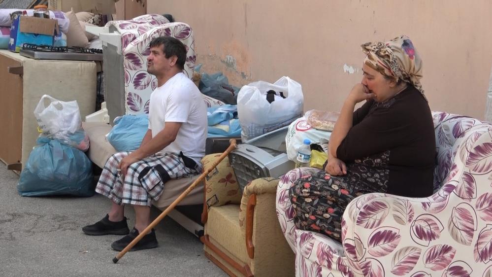 Bursa’da engelli aile sokağa atıldı