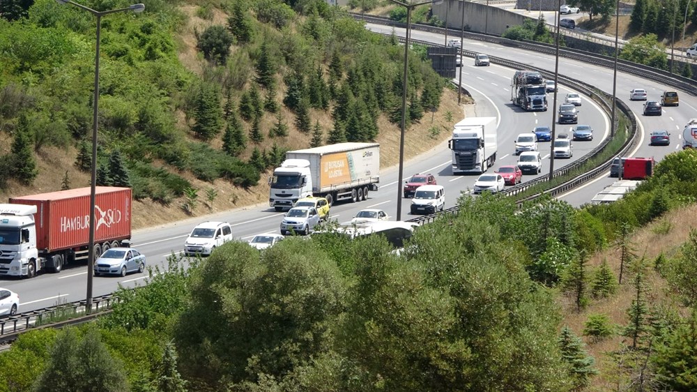 Yollarda tatil dönüşü hareketliliği! Trafikte son durum