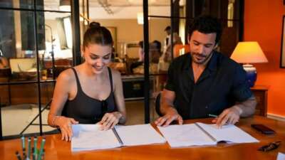 Hande Erçel ve Barış Arduç başrol oynayacak