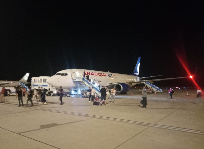 3 saat rötarlı kalkan uçakta türbülans paniği