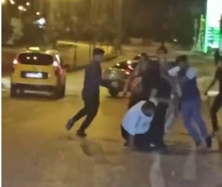 Bursa’da 2 grup arasında kavga! Sokak ringe döndü