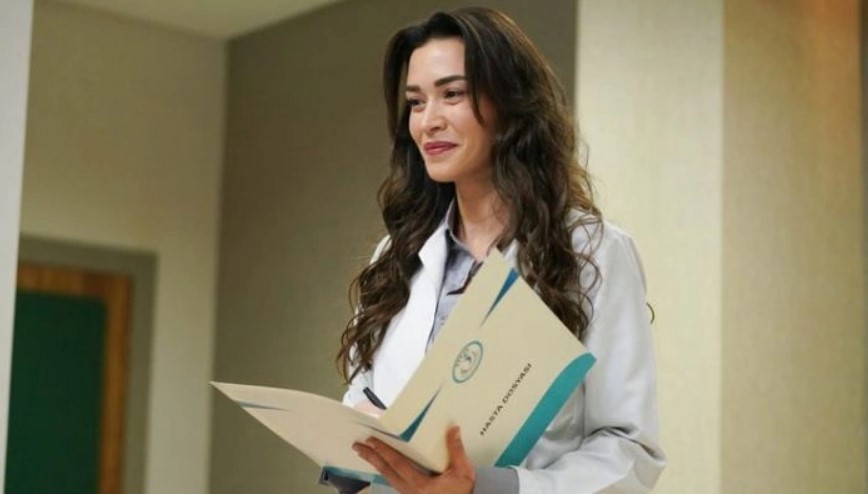 Değişimi çok konuşuldu… Bahar’ın Rengin’i Ecem Özkaya estetik olmadığını söyledi