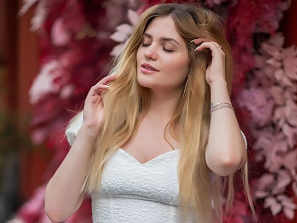 Genç modelin trajik sonu! Sahilde yürürken dalgalara kapılıp hayatını kaybetti