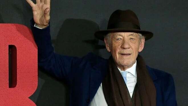 Ian McKellen sahnede düşmüştü: Gandalf’ın beni ezmesini beklemiyordum