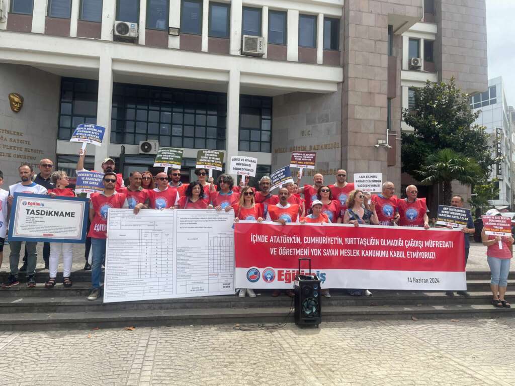Eğitim-İş Bursa’dan Türkiye Yüzyılı Maarif Modeli’ne karşı eylem