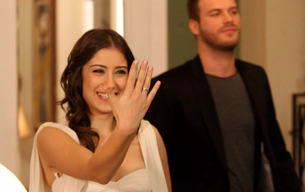 Yıllar sonra birbirlerini takip ettiler: Hazal Kaya’dan Beren Saat cevabı