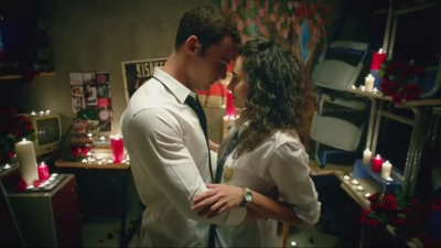 Kerem Bürsin ile Hande Doğandemir yıllar sonra bir arada