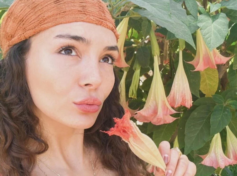 Ünlü oyuncu Ebru Şahin’den Fas pozları