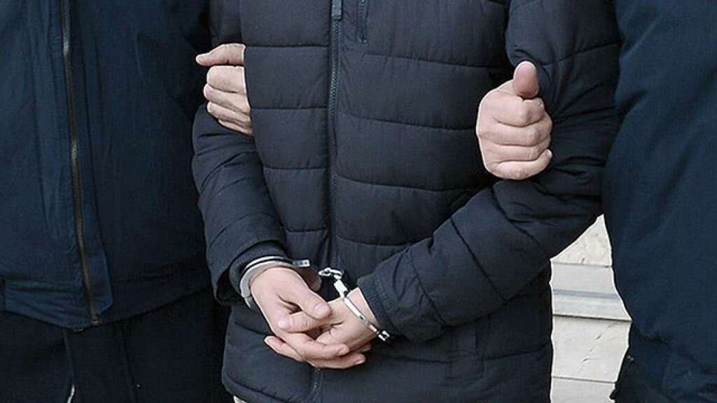 Düğünde tüfekle ateş açarak 8 kişiyi yaralayan maganda tutuklandı Düğünde tüfekle ateş açarak 8 kişiyi yaralayan maganda tutuklandı