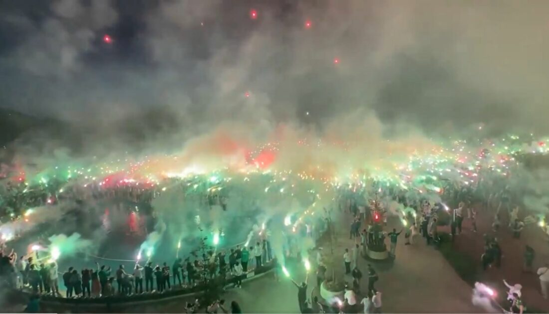 Bursaspor taraftarından coşkulu kutlama!