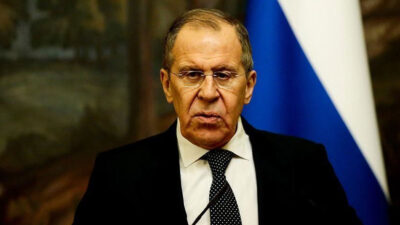 Lavrov: Ukrayna’daki Fransız askeri meşru bir hedeftir