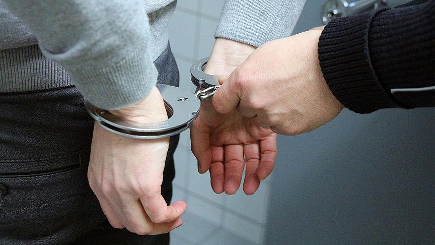 Bursa’da aranıyordu, uyuşturucu partisinde yakalandı