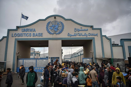 İsrail, UNRWA’ya bağlı tesisi vurdu: 8 ölü