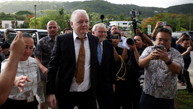 WikiLeaks’in kurucusu artık özgür! Casusluk suçunu kabul etti