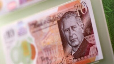 Kral Charles banknotları dolaşıma girdi
