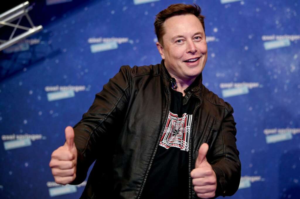 Elon Musk ‘küresel yazılım krizi’ ile dalga geçti