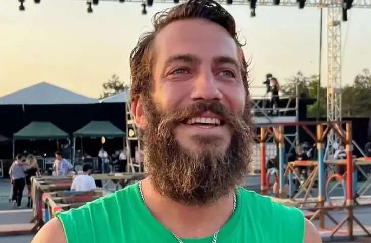Survivor şampiyonu Ogeday bıyıklı imajını paylaştı