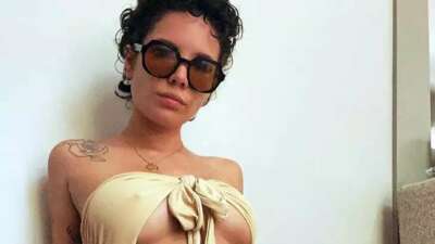 Halsey erkek arkadaşına verdiği pozla gündemde!
