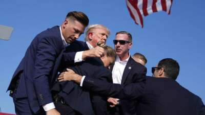 Trump, saldırı sonrası halkın karşısına ilk kez çıktı