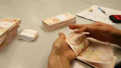 En düşük emekli maaşı için son gelişme: Emekliye ek zam farkı için tarih verildi