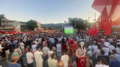 Türkiye, Hollanda maçına odaklandı! Bursalılar coşkuyu dev ekranda takip edecek!