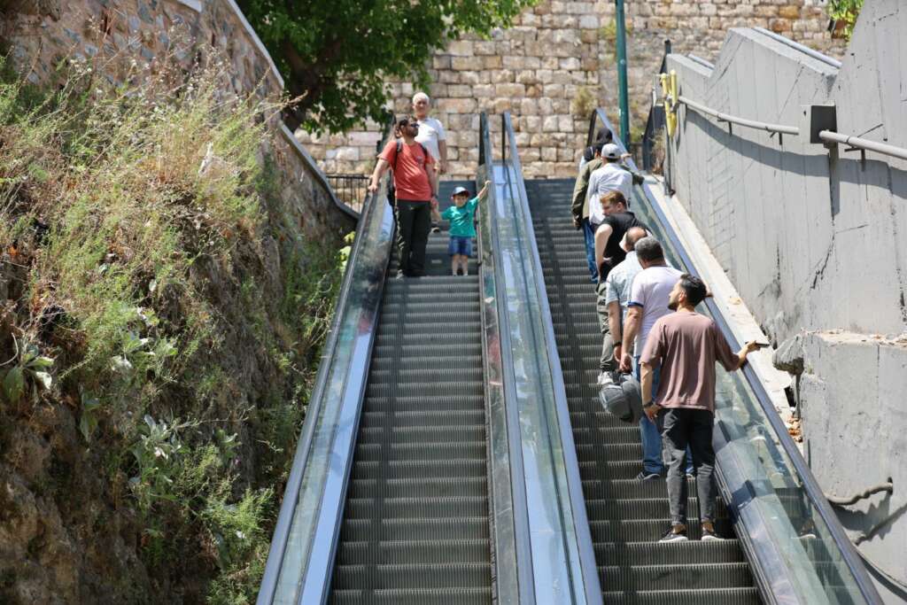 Bakıma alınmıştı… Bursa’da yürüyen merdivenler yeniden hizmete girdi!