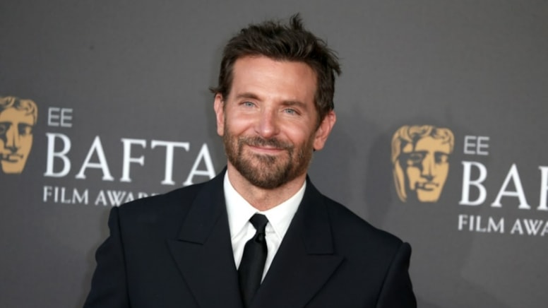 Ünlü şarkıcı eski sevgilisi Bradley Cooper’ı anlattı