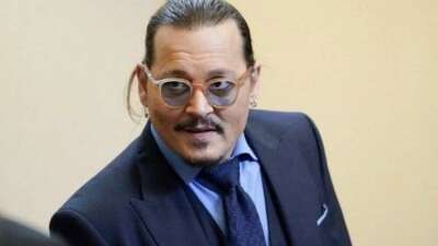 Johnny Depp 28 yaşındaki Rus modelle aşk yaşıyor