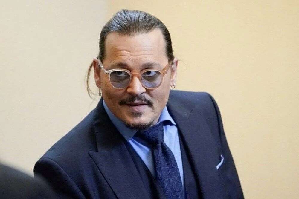 Johnny Depp 28 yaşındaki Rus modelle aşk yaşıyor
