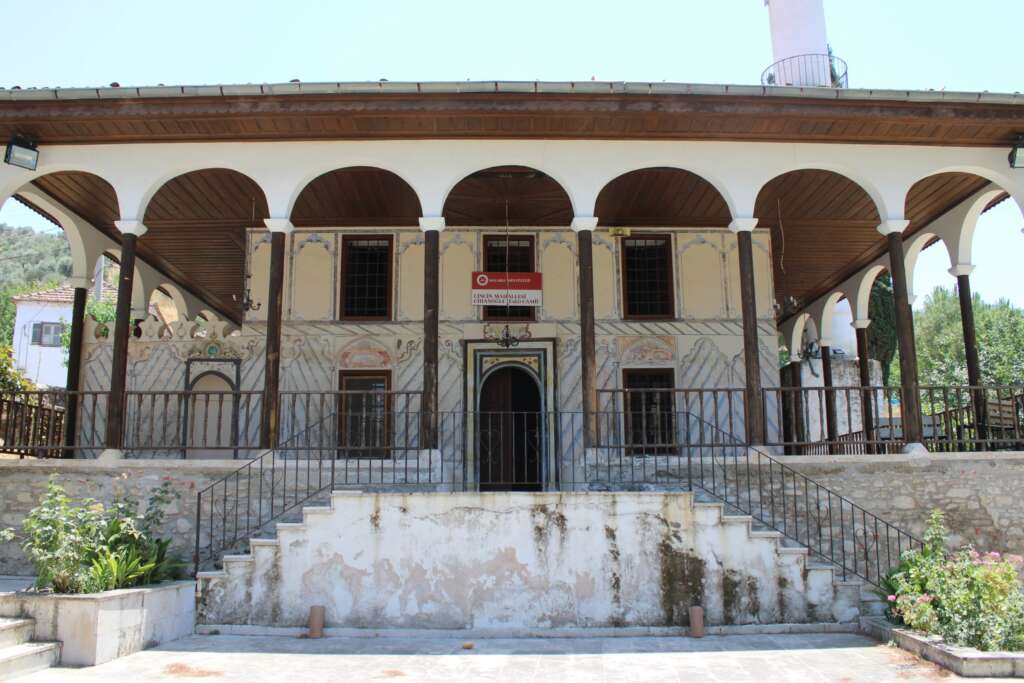 Cihanoğlu Camii 239 yıldır ayakta