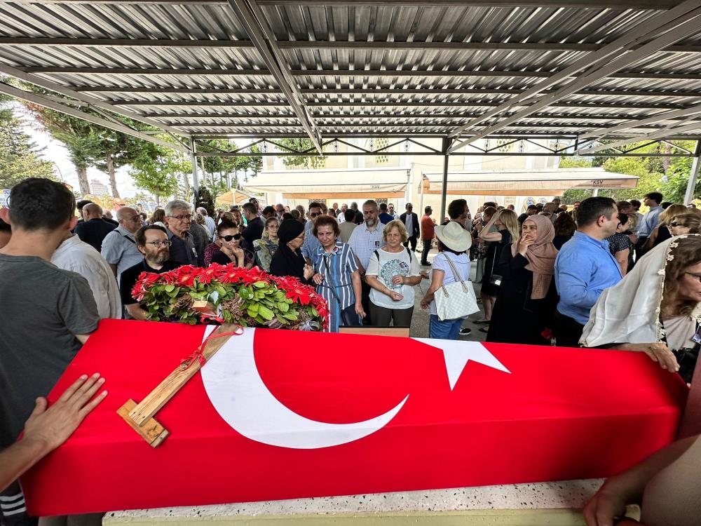 Doç. Dr. Doğan Kalafat son yolculuğuna uğurlandı Doç. Dr. Doğan Kalafat son yolculuğuna uğurlandı