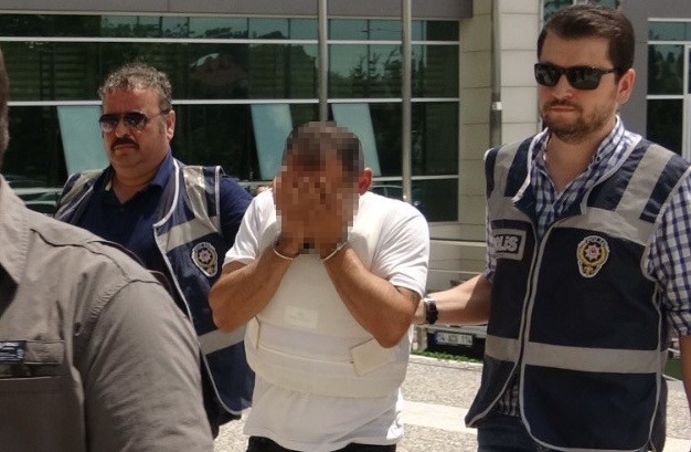 19 yıl önce işlediği cinayet ortaya çıktı, 2. kattan atlayarak intihar etti