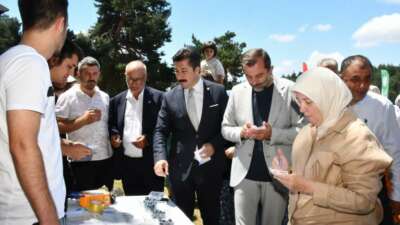 Bursa’da 4. Maviyemiş festivaline yoğun katılım