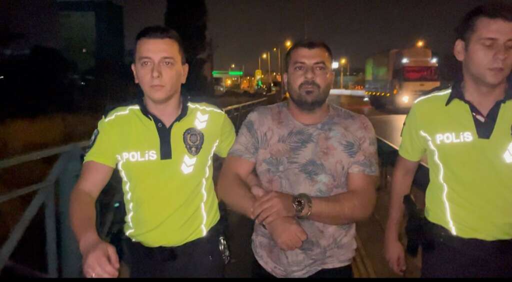 Bursa’da hareketli gece! Araçla kaçamayınca, koşarak kaçmaya çalıştı