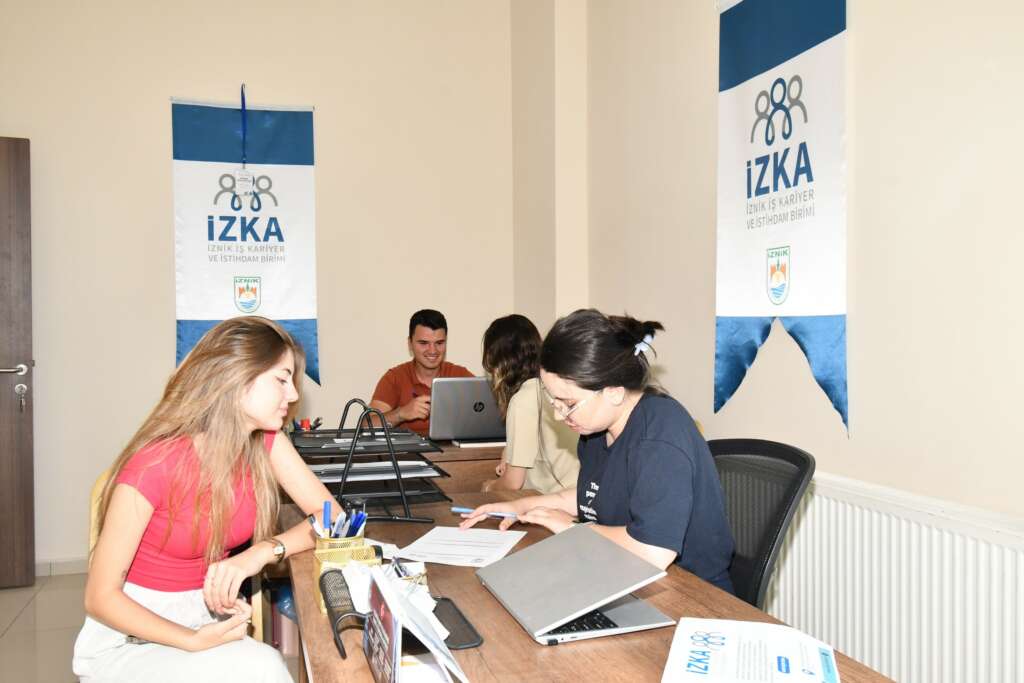 İznik Belediyesi iş kariyer ofisi hizmete başladı