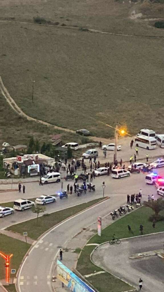 Dolmuşçular birbirine girdi, polis ayırmak için havaya ateş açtı
