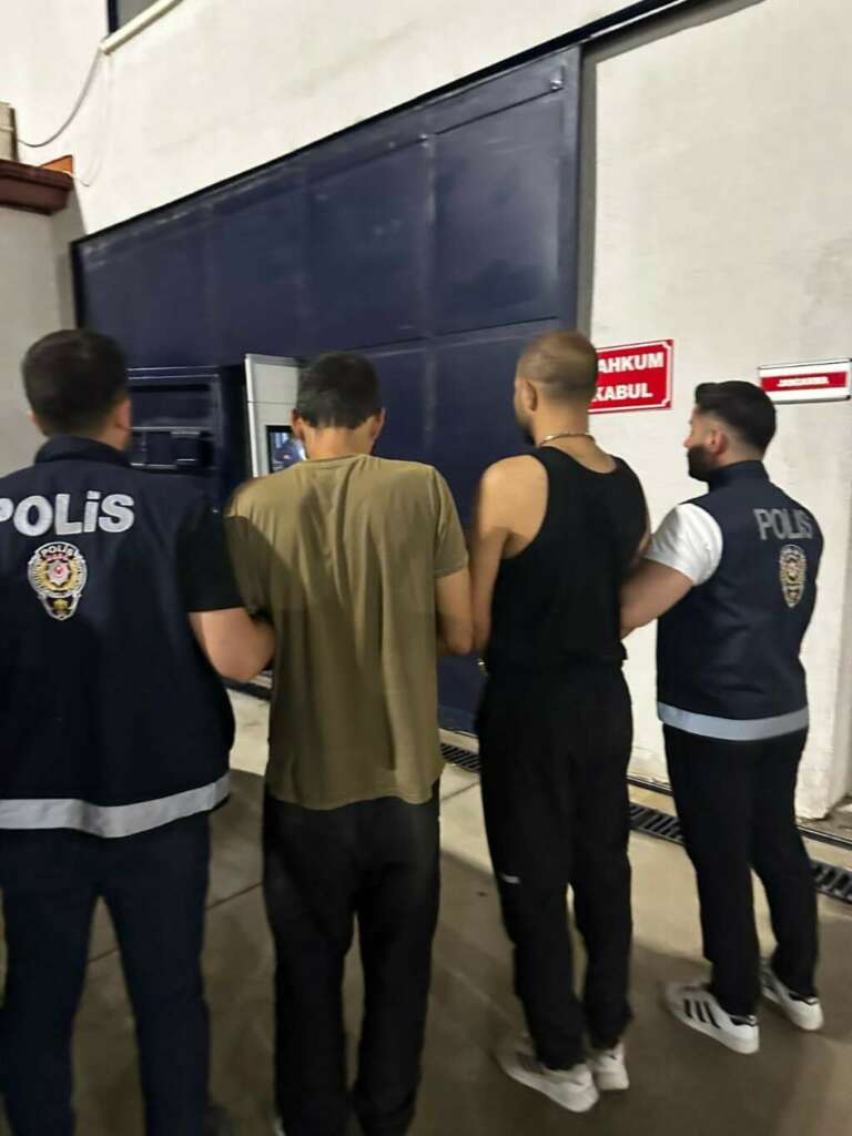 Uyuşturucu operasyonunda yakalanan 18 kişiden ikisi tutuklandı