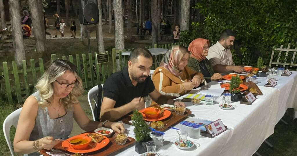 ‘En lezzetli tarhana çorbası’ için yarıştılar