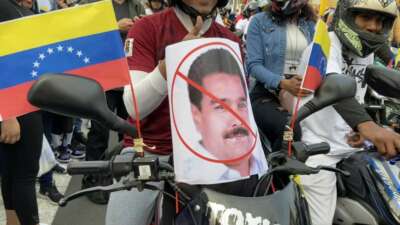 Güney Amerika’daki Venezuelalılardan Maduro protestosu