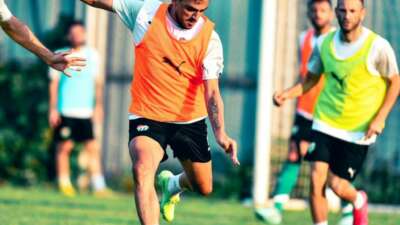Bursaspor hazırlıklar devam ediyor, dar alanda çift kale maç yapıldı