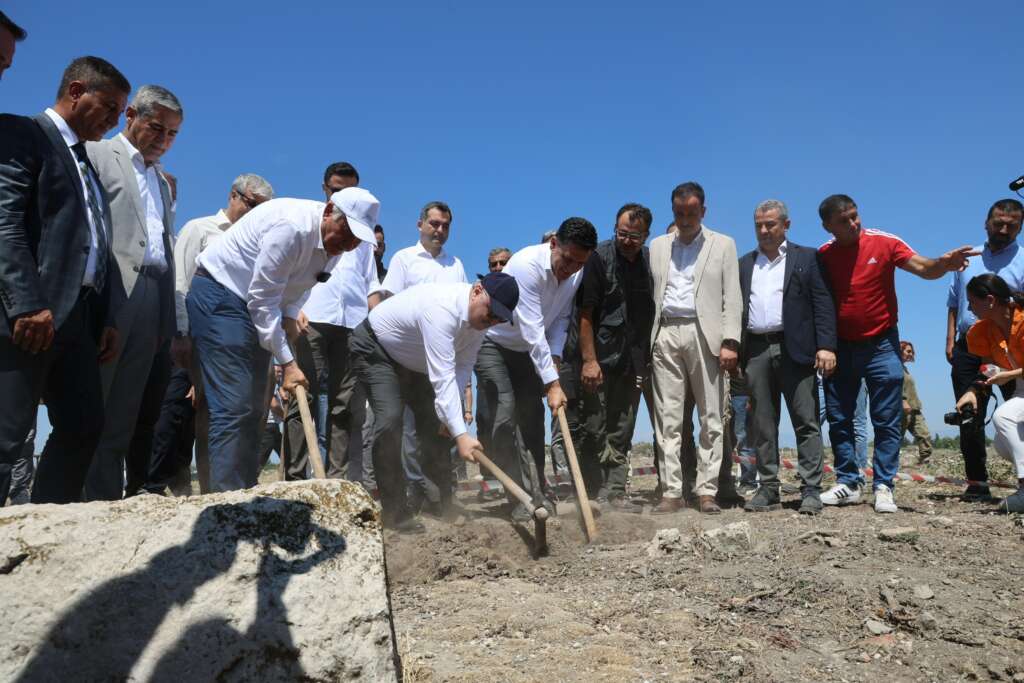 Anavarza antik kentinde kazılar başladı