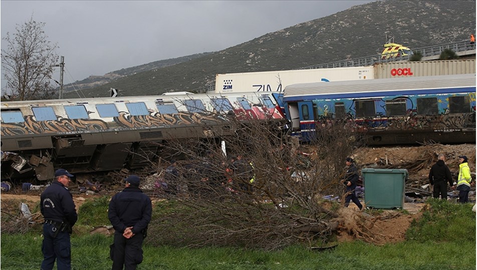 Rusya’da tren raydan çıktı: 100 yaralı