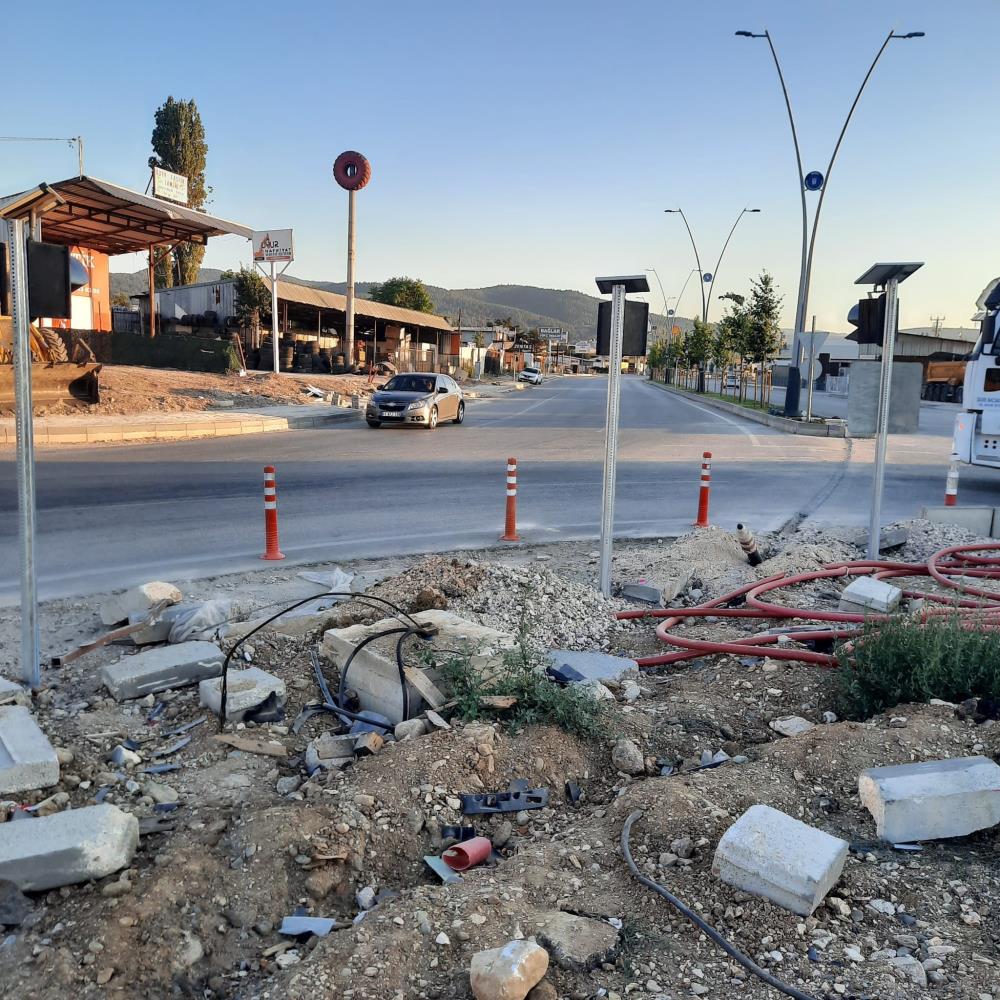 Bursa’daki o yol tehlike saçıyor