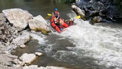 Bursa’da dağcıların nefes kesen rafting heyecanı