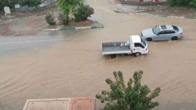 Bursa’da yağmur, hayatı felç etti