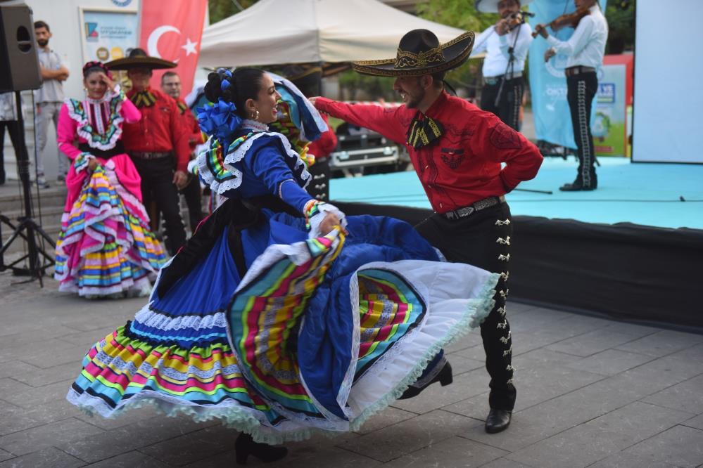 4. Geleneksel ‘El Emekleri Festivali’ göz kamaştırdı