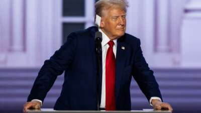 Trump, “Tarihin en büyük işgali şu anda ülkemizde gerçekleşiyor”