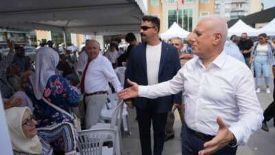 Bozbey makamını Mustafakemalpaşa’ya taşıdı